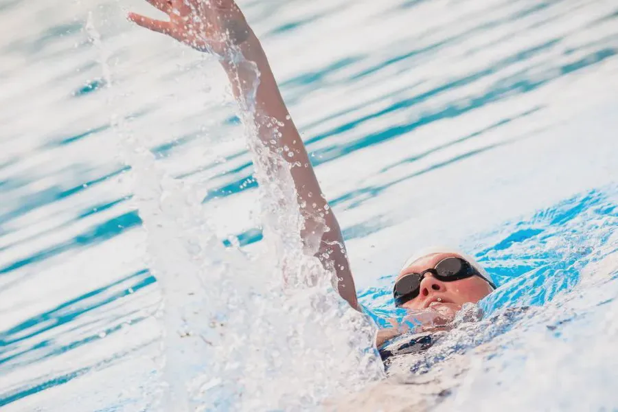 cycling-vs-swimming-which-is-better