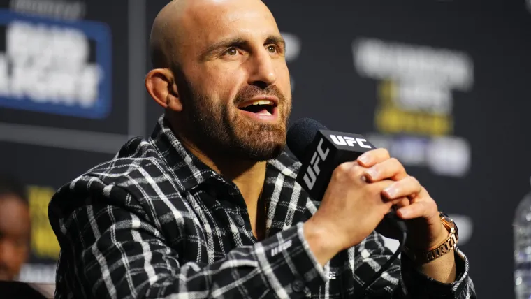 What time is UFC 325? Schedule for Volkanovski vs. Lopes Sydney event  image