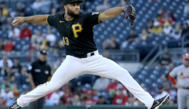 Diamondbacks Sign Junior Fernandez To Minor League Contract