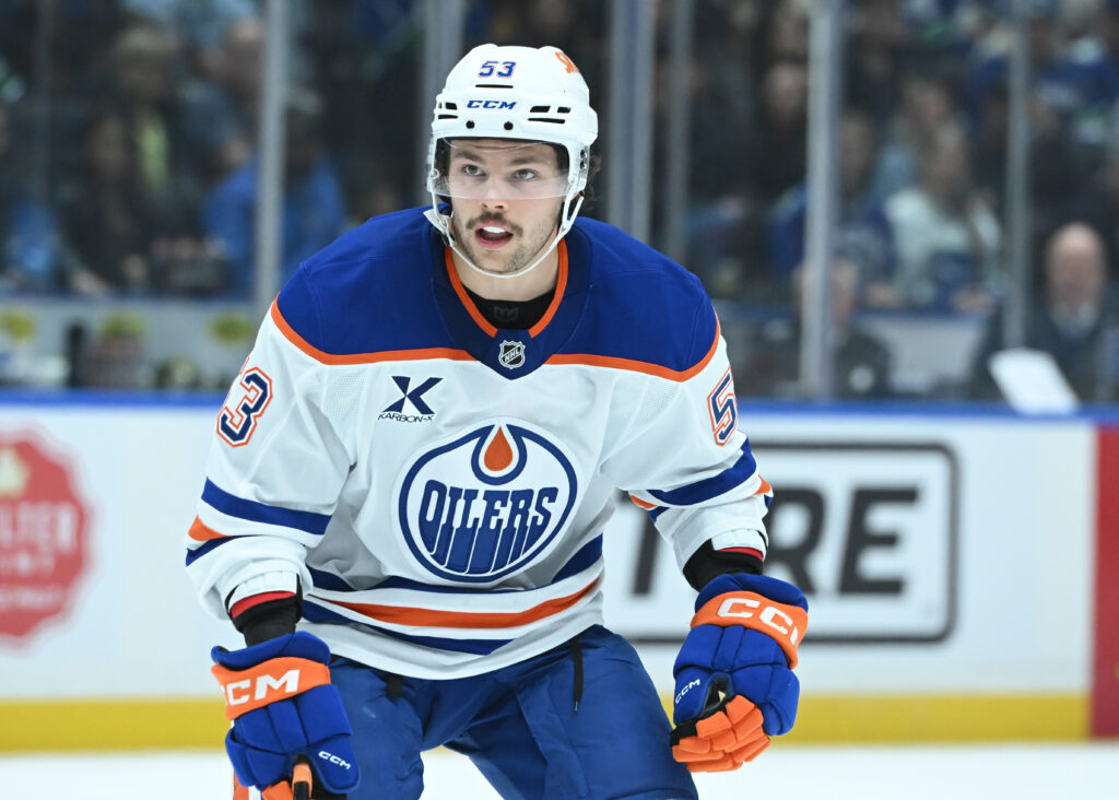 Oilers Recall Isaac Howard, Quinn Hutson