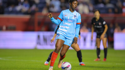 Nov 2, 2025; Bridgeview, Illinois, USA; Chicago Stars midfielder Jameese Joseph (8) controls the ball against Chicago Stars during the second half of a match at SeatGeek Stadium.