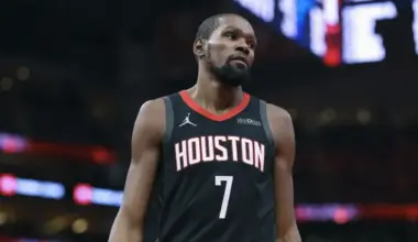 Kevin Durant blasts fans on social media for believing fake quote image