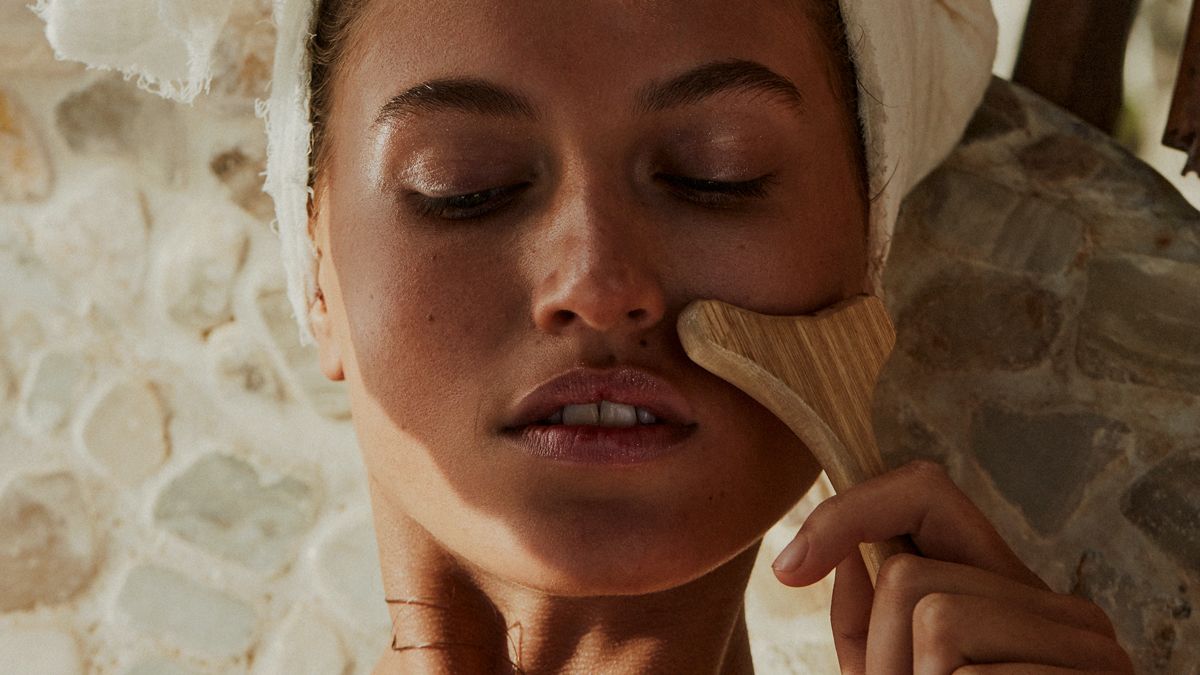 Lymphatic Drainage Massage: The Treatment that May Be the Key to a More Sculpted — and Serene — You