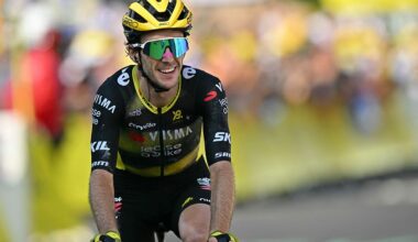 Team Visma - Lease a bike team's British rider Simon Yates cycles past the finish line to win the 10th stage of the 112th edition of the Tour de France cycling race, 165.3 km between Ennezat and Le Mont-Dore Puy de Sancy, in central France, on July 14, 2025. (Photo by Loic VENANCE / AFP)