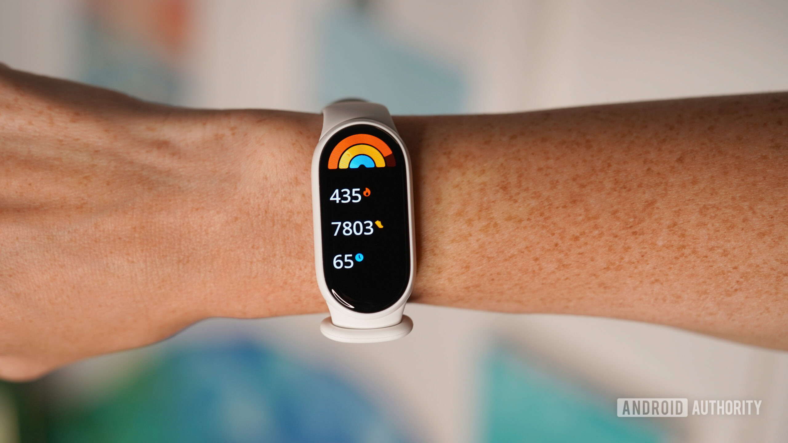 Xiaomi Smart Band 10 activity stats A Xiaomi Smart Band 10 dispalys a users basic activity stats.