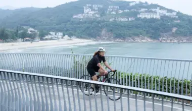 China's booming cycling economy pedals toward "immersive" outdoor consumption