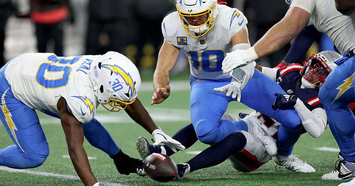 Chargers vs. Patriots score, live updates: Herbert struggling as New England leads in fourth quarter