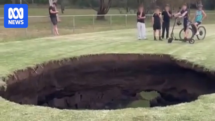Banyule locals question whether North East Link caused sinkhole at Heidelberg football oval