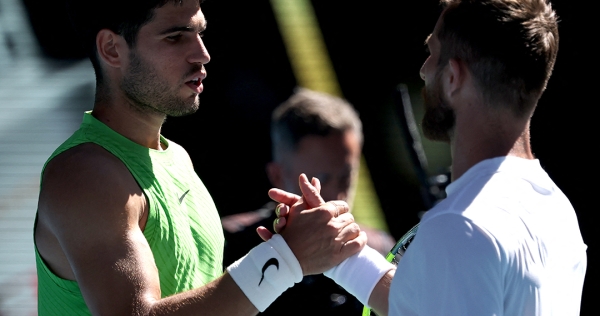 Alcaraz survives 'drop-shot competition' against Moutet