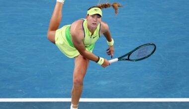 Andreeva steadies, then surges to book second-round berth