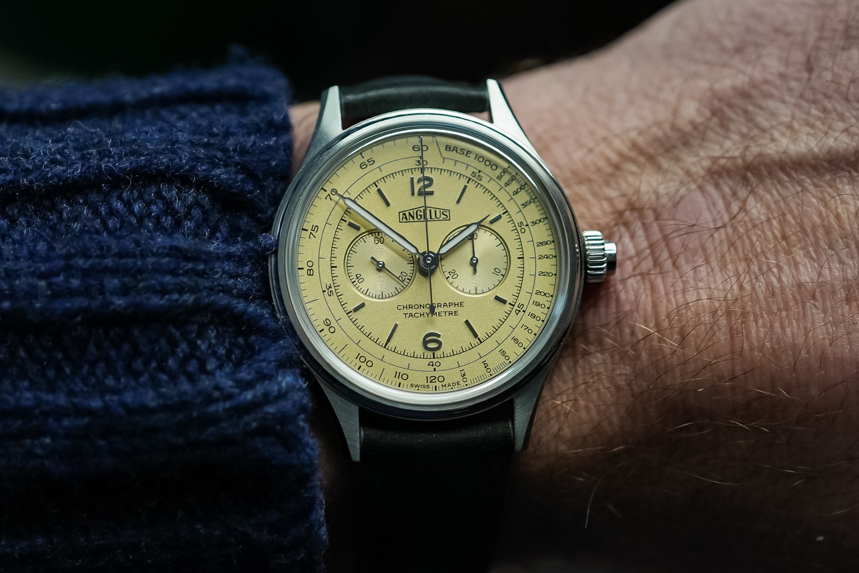 angelus chronographe tachymetre monochrome mds5 wrist