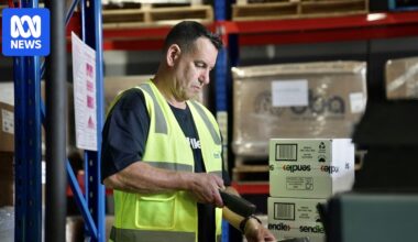 Anger and confusion after Australian courier Sendle collapses