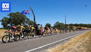 Fire threat means Tour Down Under stage four loses iconic Willunga Hill