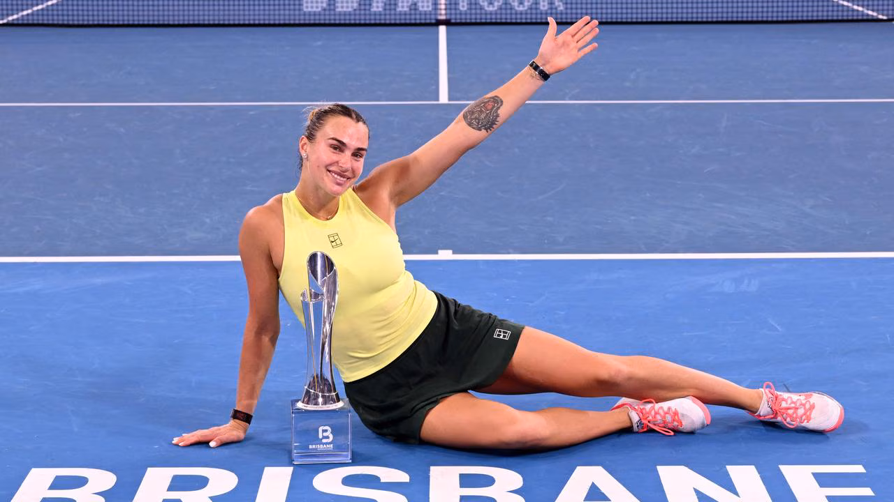Aryna Sabalenka wins Brisbane International, Iga Swiatek loses at United Cup, latest tennis scores, news, results