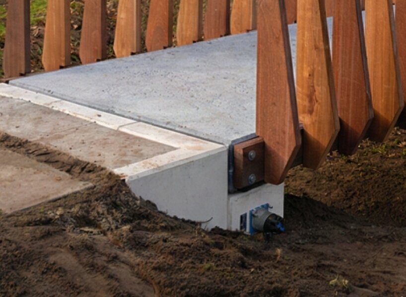 detailed view of the bridge