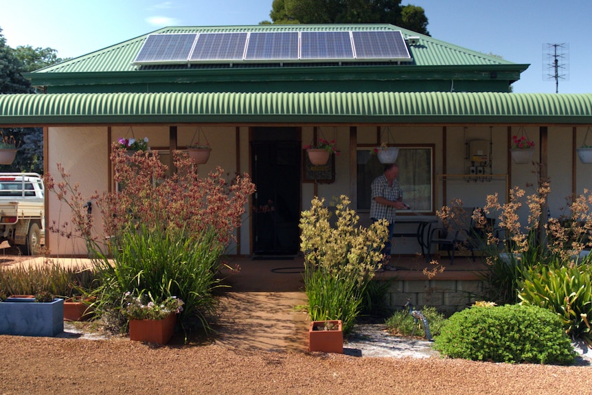 The front of a mining cottage in the Greenbushes townsite.