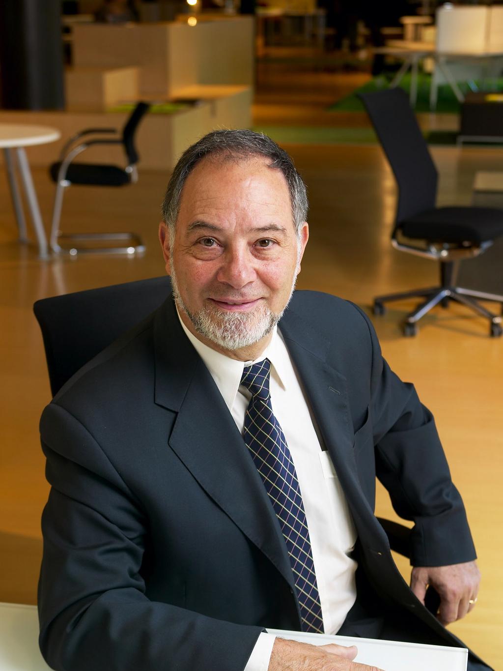 02/05/2005 Tony Schiavello, managing director, Schiavello Group. Victorian Manufacturing Hall of Fame.