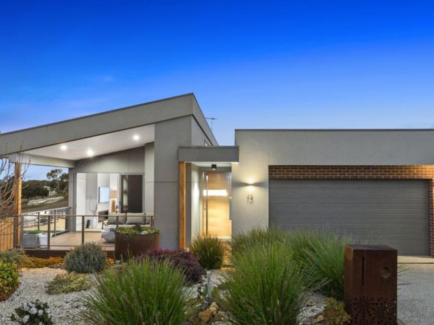 Wandana Heights home sells after attracting interest from AFL player