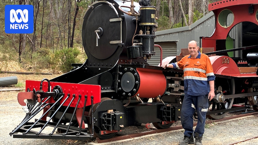 Adelaide man's homemade steam locomotive to haul tourists after 23-year passion build