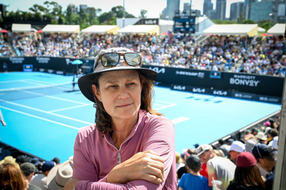 Pam Shriver says tennis can no longer accept relationships between players and their coaches. 