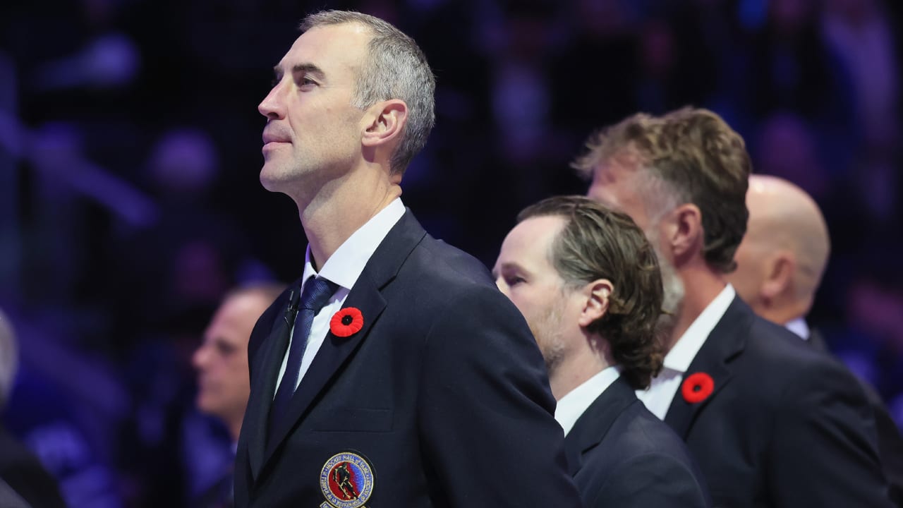 Chara talks new role with Bruins, marathon training in Q&A with NHL.com