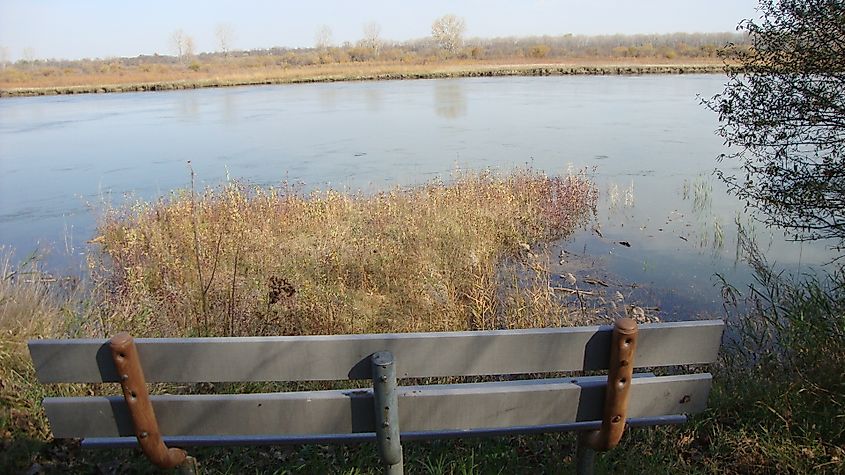 A sitting area along the Missouri River at the Cross Ranch State Park.
