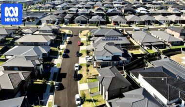 Sydney and Melbourne property markets go backwards as national values hit speed bump