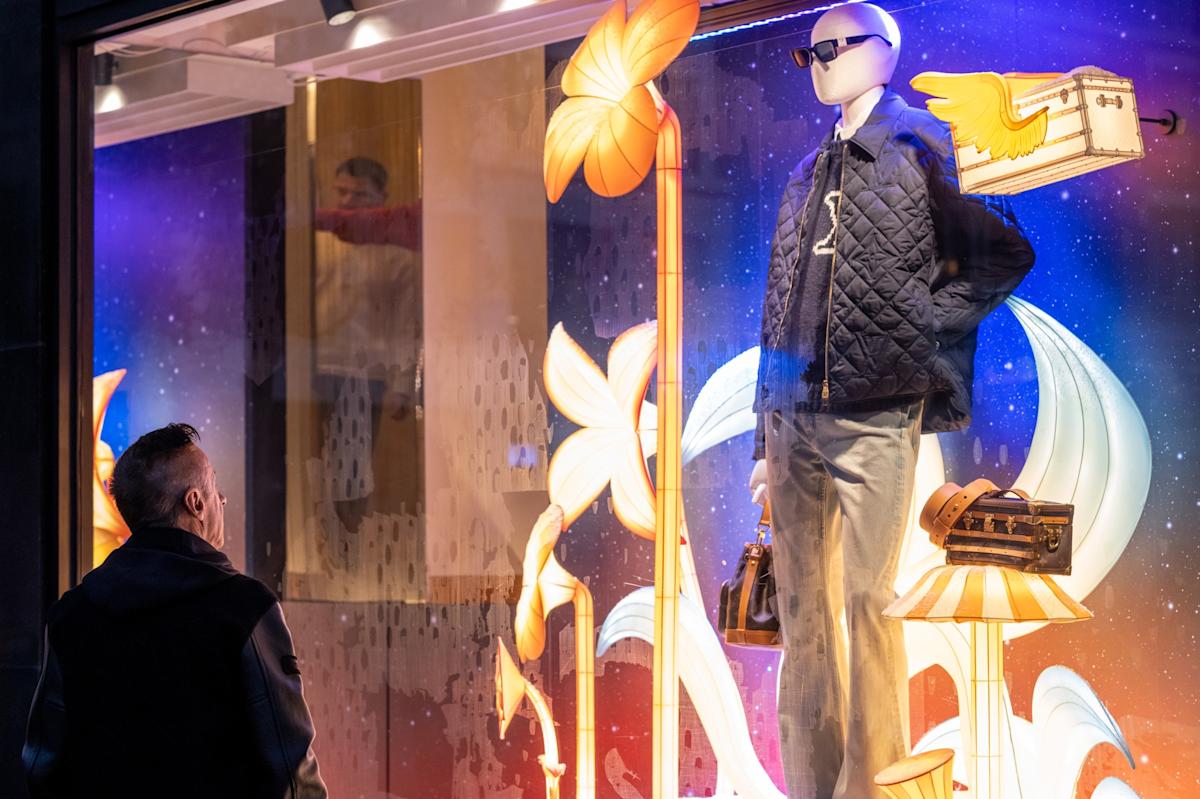 CEOs Flag Jittery US Consumers as Global Tensions Intensify