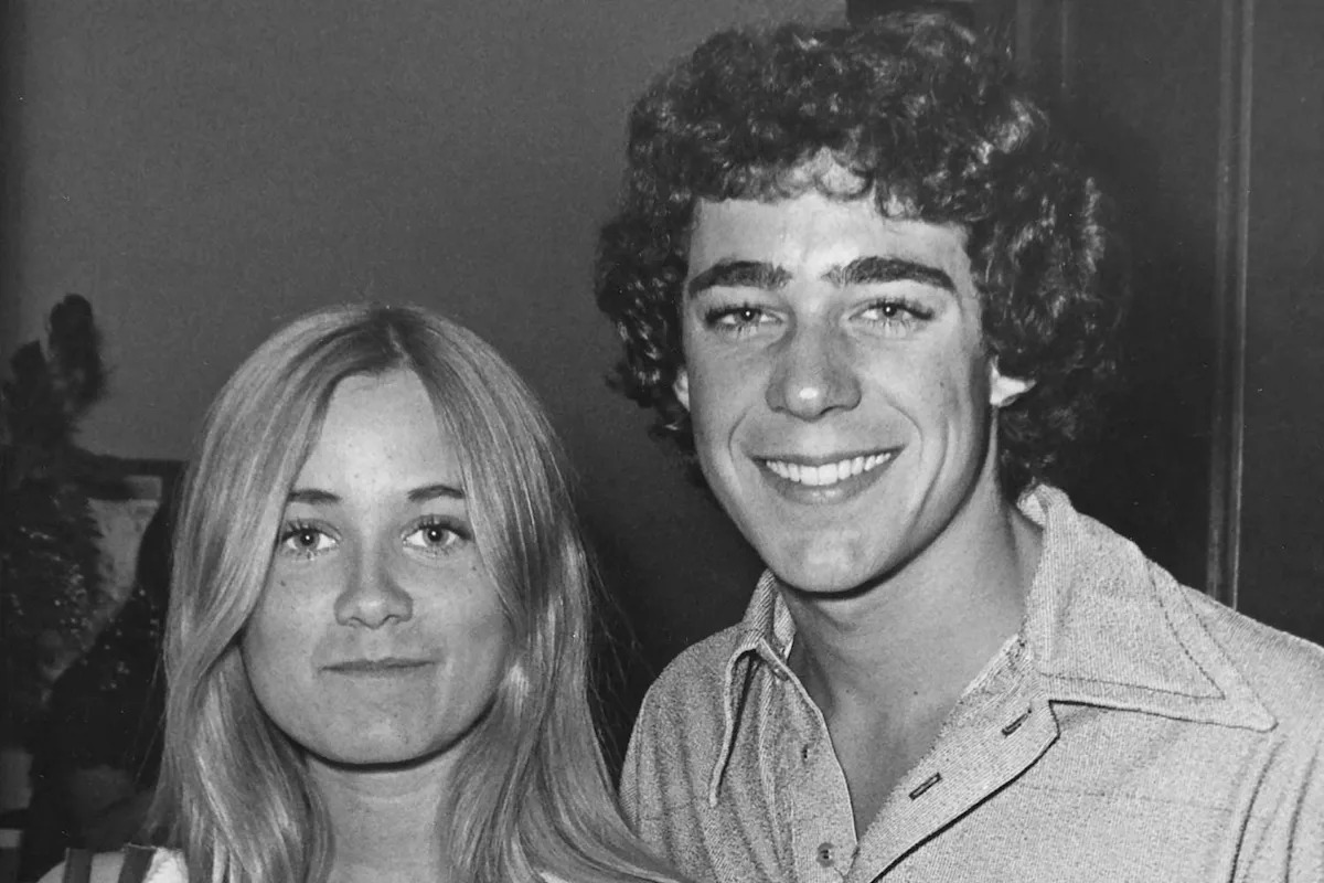 Barry Williams Compares Dating on “The Brady Bunch” to Being on“ Love Island”, Says Maureen McCormick Was 'the Hottest Girl on Television'