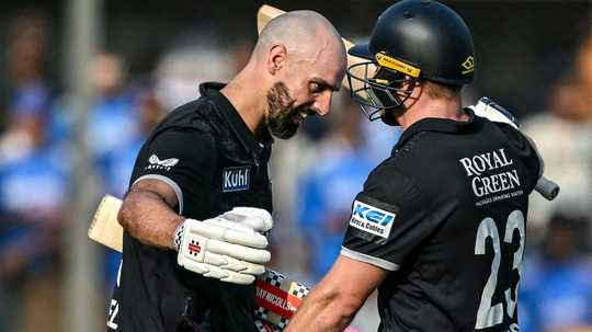 daryl-mitchell-and-glenn-phillips-added-219-runs-off-186-balls