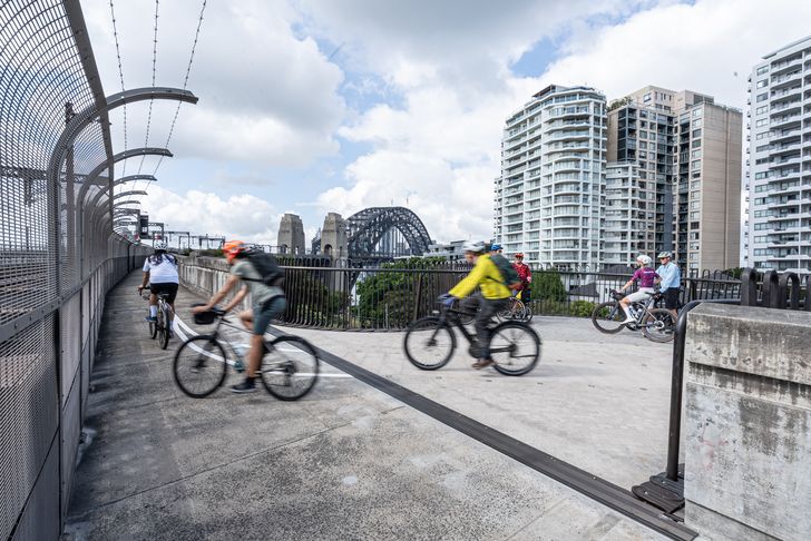 The 200-metre-long, three-metre-wide ramp provides a continuous north-south route across the Harbour Bridge from Bradfield Park in Milsons Point.