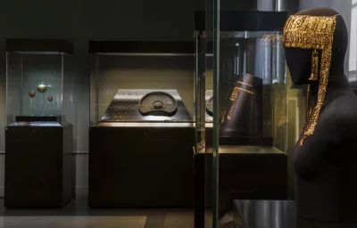 Some artifacts at Troy Gold section of Pushkin Museum. Photo: Dhaka Tribune