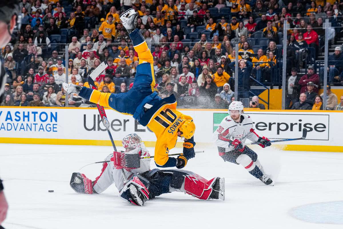 NHL Weekly: Stamkos takes flight against Washington as a goalie goes missing