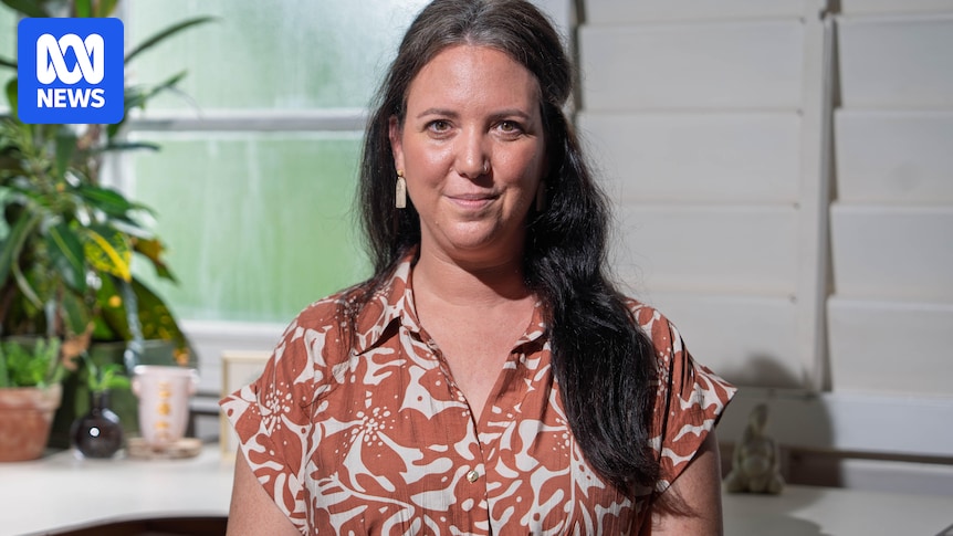 Darwin midwife banned from working unsupervised handed $1.1 million NT government contract