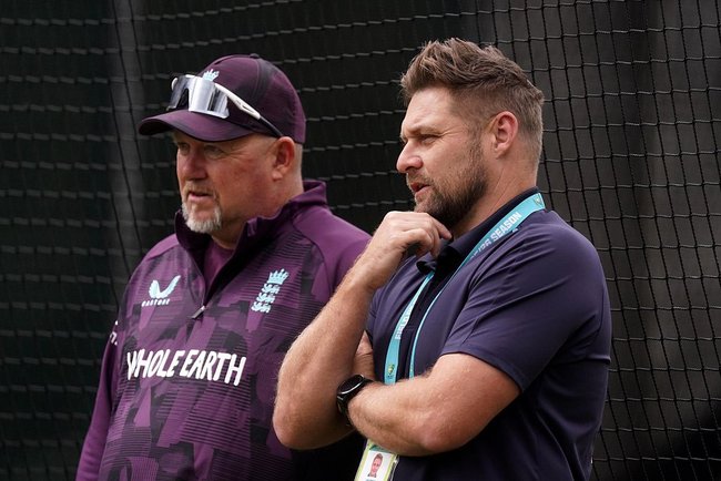 Luke Wright (right) has announced his resignation. 