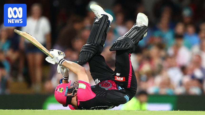 Steve Smith amuses and delights, Sam Curran fires as the Sydney Sixers lock in BBL finals berth