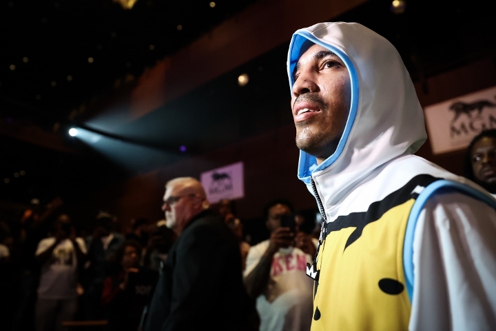 Emmanuel Rodriguez starts bid to become three-time titleholder