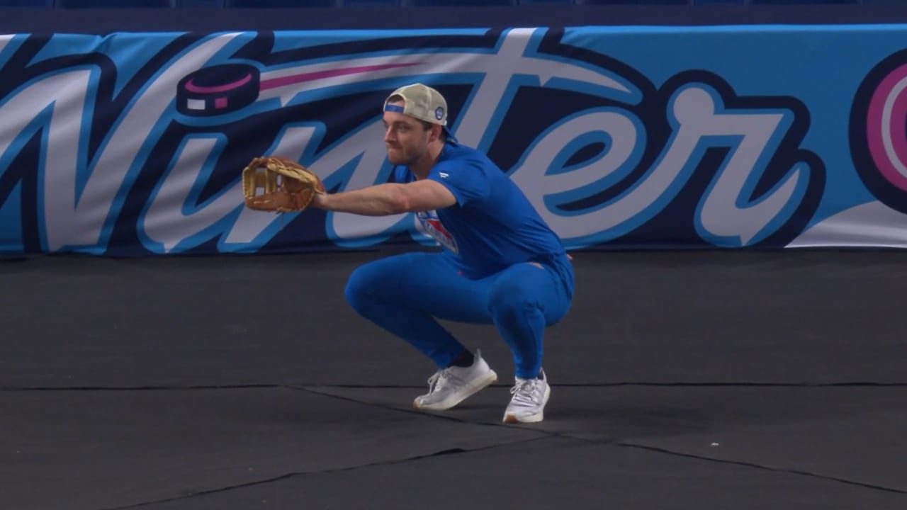 Rangers have pre-Winter Classic baseball catch at loanDepot park 