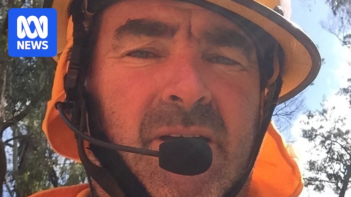 Volunteer firefighter's Alexandra home burns while he battles Victorian bushfires