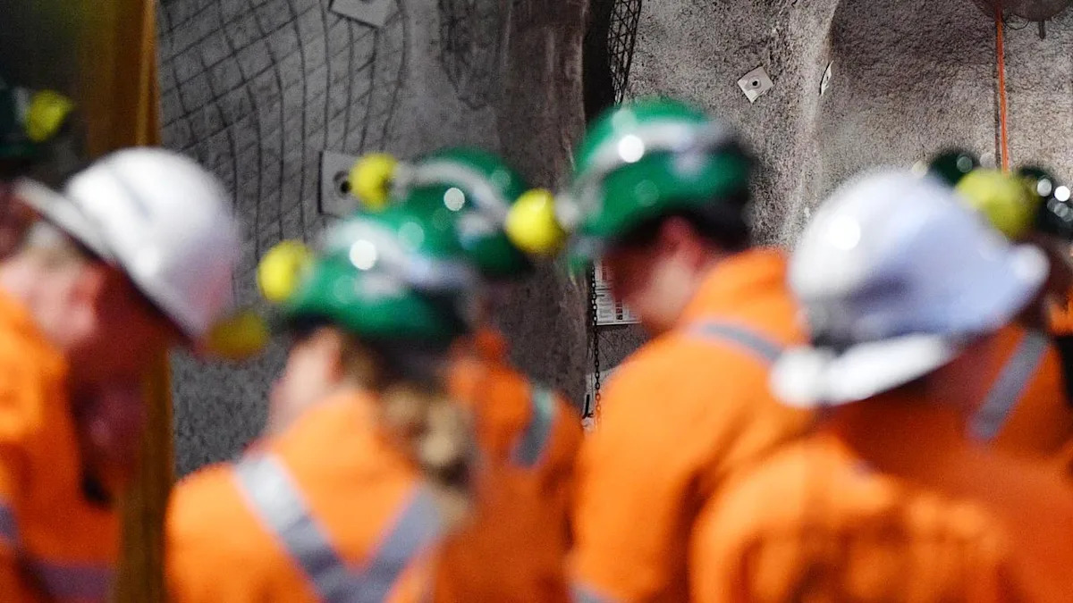 Rescuers search for miner missing after roof collapse