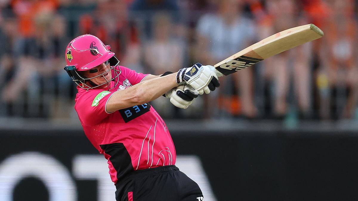 Big Bash League live scores and updates: Perth Scorchers battle Sydney Sixers for grand final hosting rights