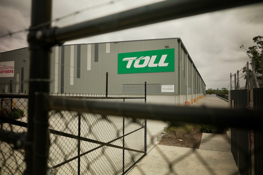 Toll warehouse