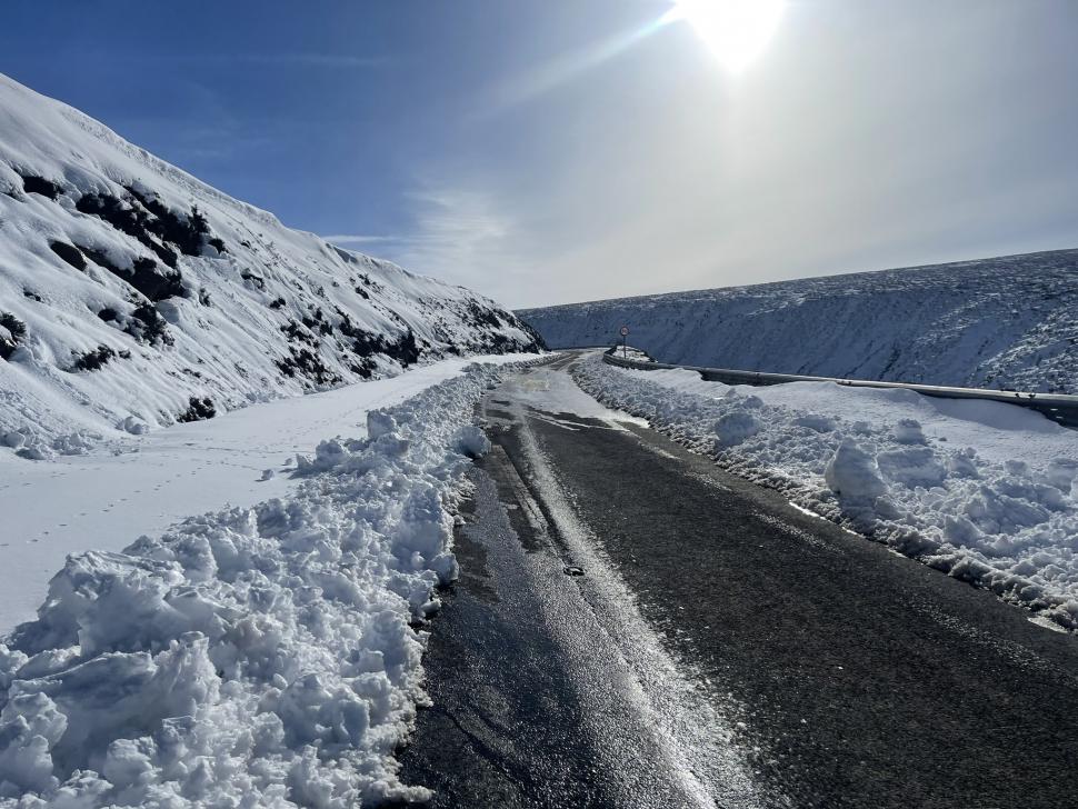 Snake Pass snow (Faction Chamois Cream/Twitter)