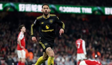 Manchester United dent Arsenal’s title bid with dramatic 3-2 win | Football News