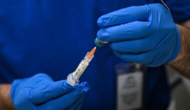 US will overhaul childhood vaccine schedule to recommend fewer shots