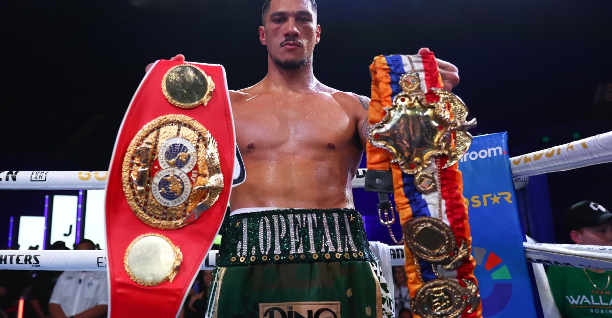 IBF Cruiserweight Champ Signs With Zuffa Boxing