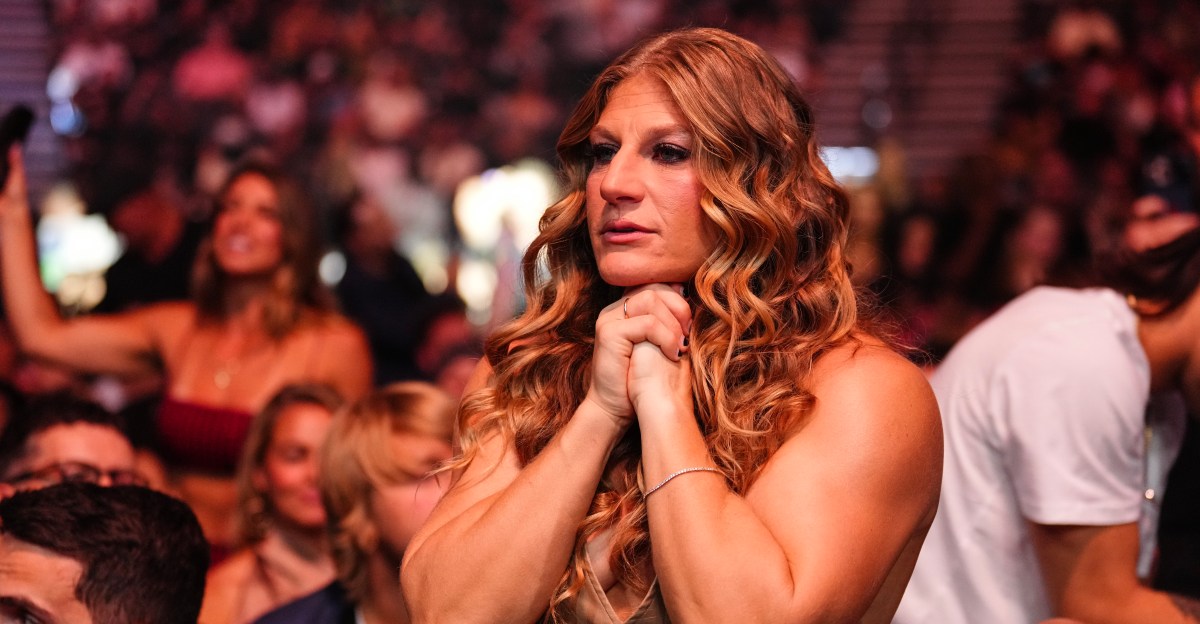 Kayla Harrison shows off post-neck surgery scar