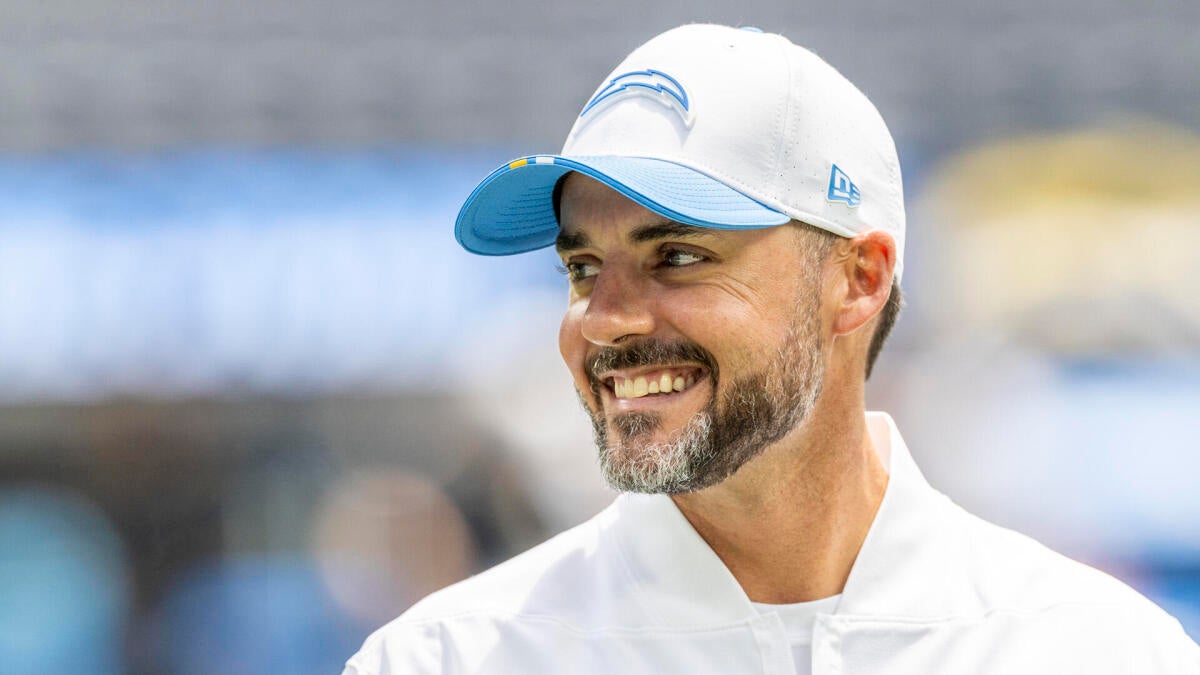 Ravens hire Jesse Minter; UFC, Zuffa Boxing to make Paramount+ debut