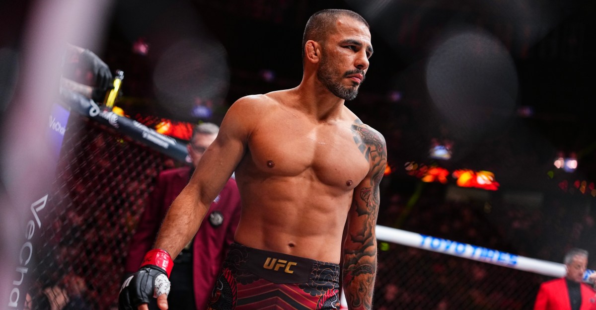 Alexandre Pantoja back sparring after nasty UFC 323 injury