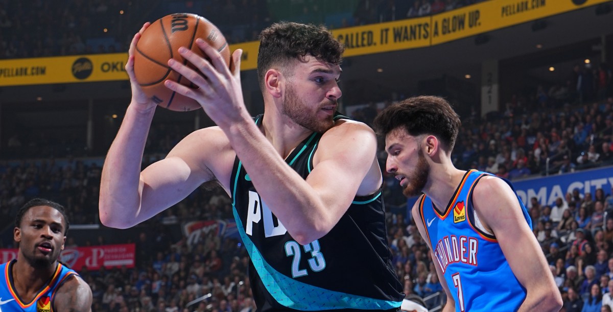 Thunder Rain on Trail Blazers New Year Celebration